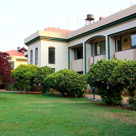 Aveda Blue Country Resort Panchgani Buitenkant foto