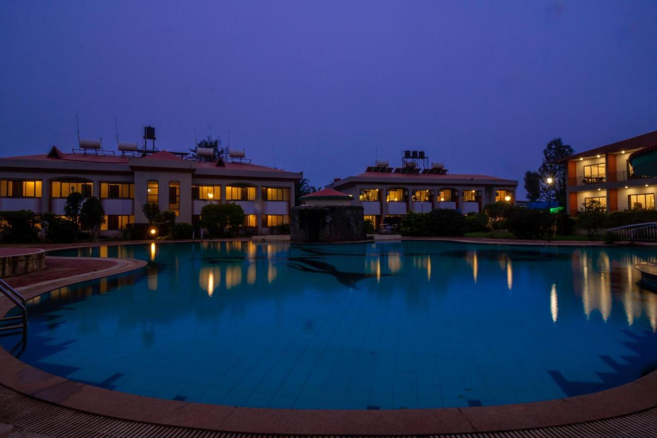 Aveda Blue Country Resort Panchgani Buitenkant foto