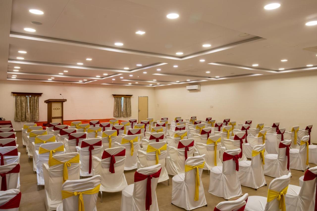 Aveda Blue Country Resort Panchgani Buitenkant foto