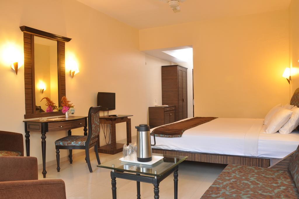 Aveda Blue Country Resort Panchgani Buitenkant foto