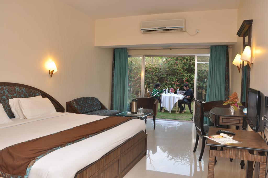 Aveda Blue Country Resort Panchgani Buitenkant foto