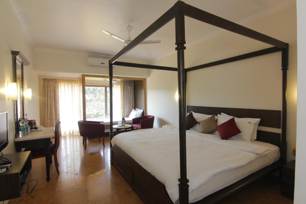 Aveda Blue Country Resort Panchgani Buitenkant foto