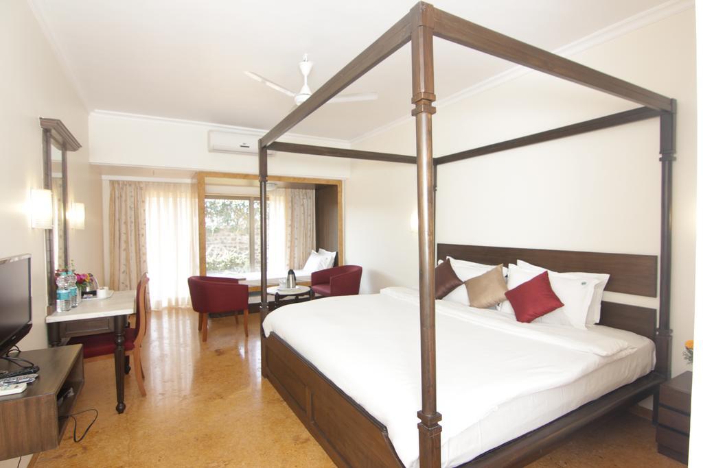 Aveda Blue Country Resort Panchgani Buitenkant foto