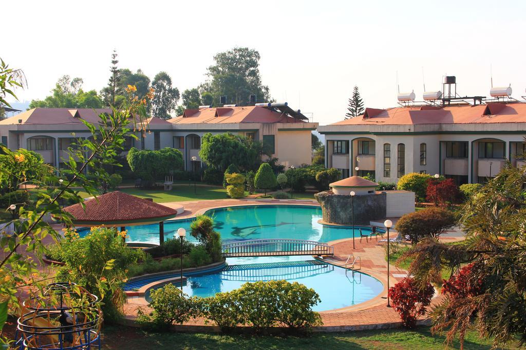 Aveda Blue Country Resort Panchgani Buitenkant foto